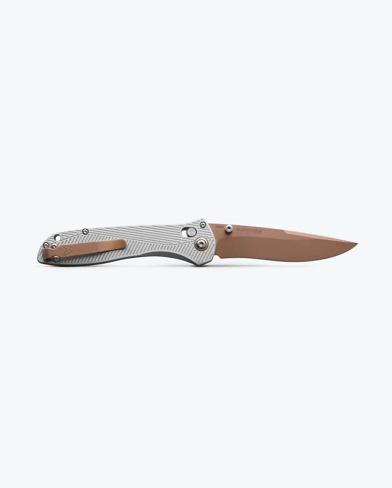 BENCHMADE SEVEN | TEN™ | GRAY ALUMINUM | RECURVE