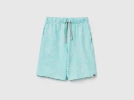 Bermudas with exotic print