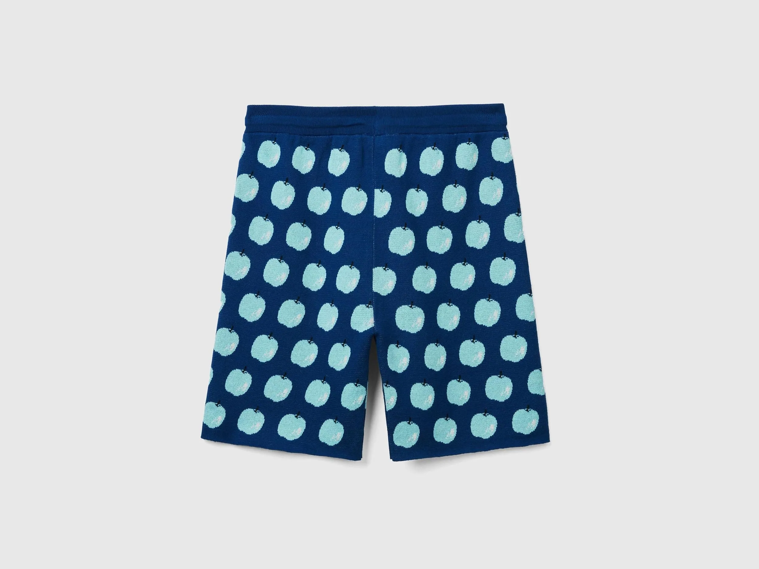 Bermudas with fruit pattern