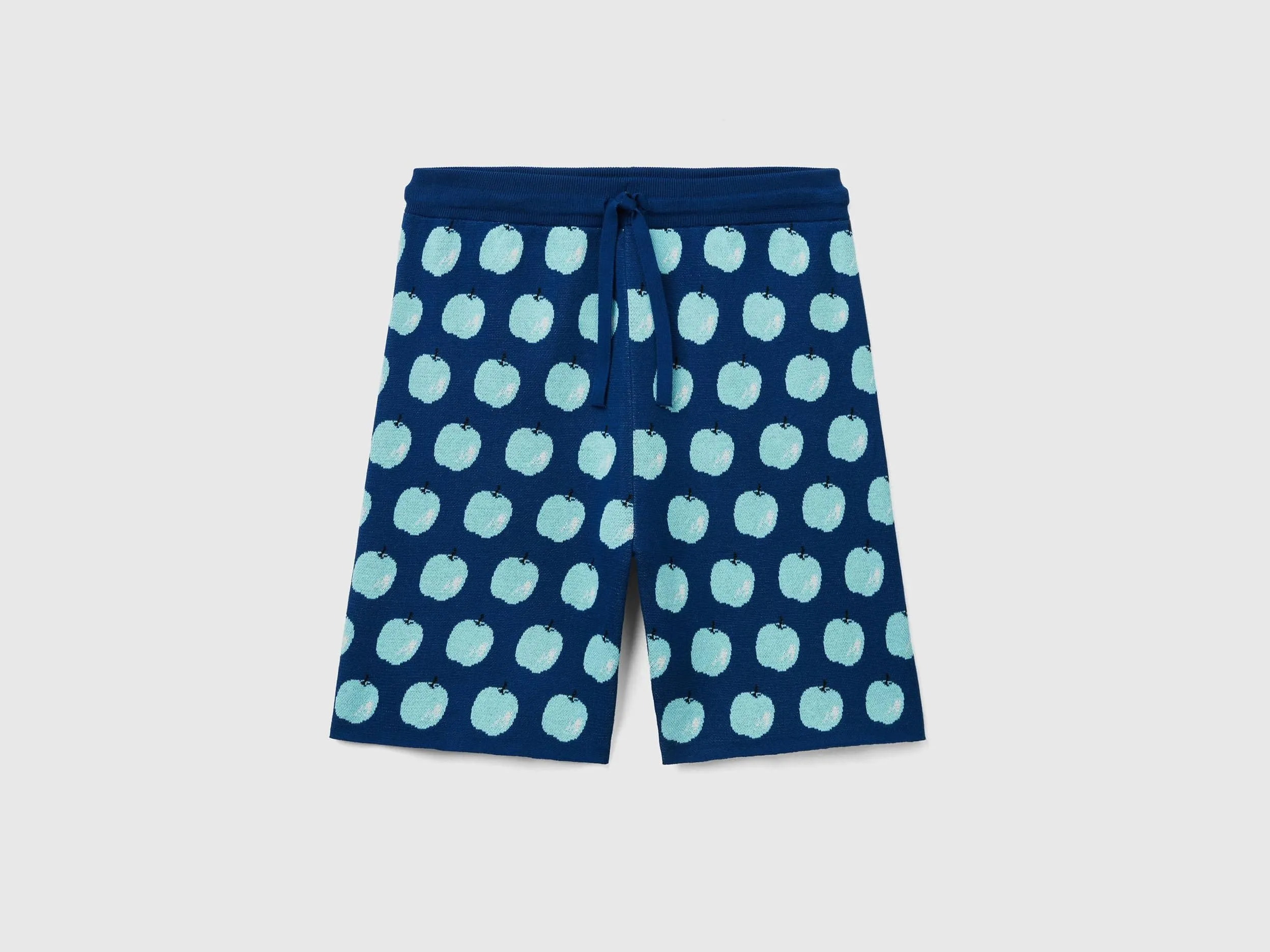 Bermudas with fruit pattern