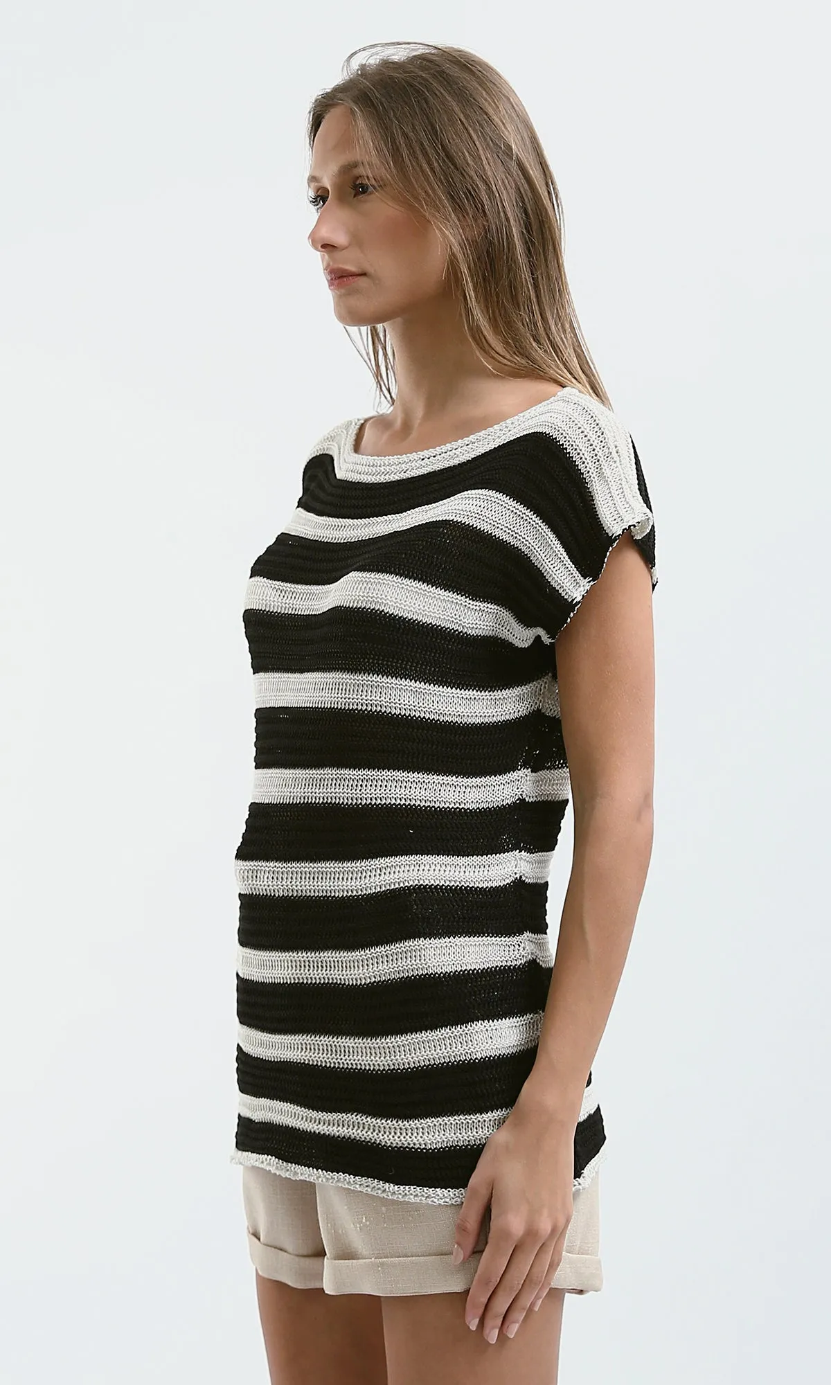 O182709 Casual Boat Neck Black & White Knitted Tee